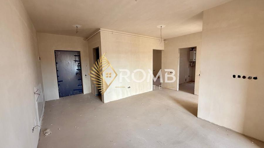 Apartament cu 3 camere decomandat în Florești
