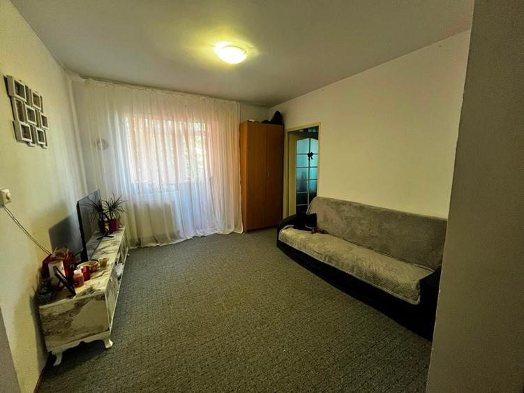 Apartament cu 2 camere semidecomandat în Tătărași