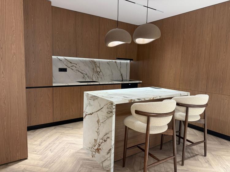 Apartament cu 2 camere decomandat, mobilat în Semicentral
