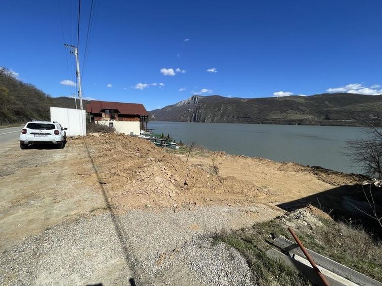 Teren de 783 mp, în Dubova