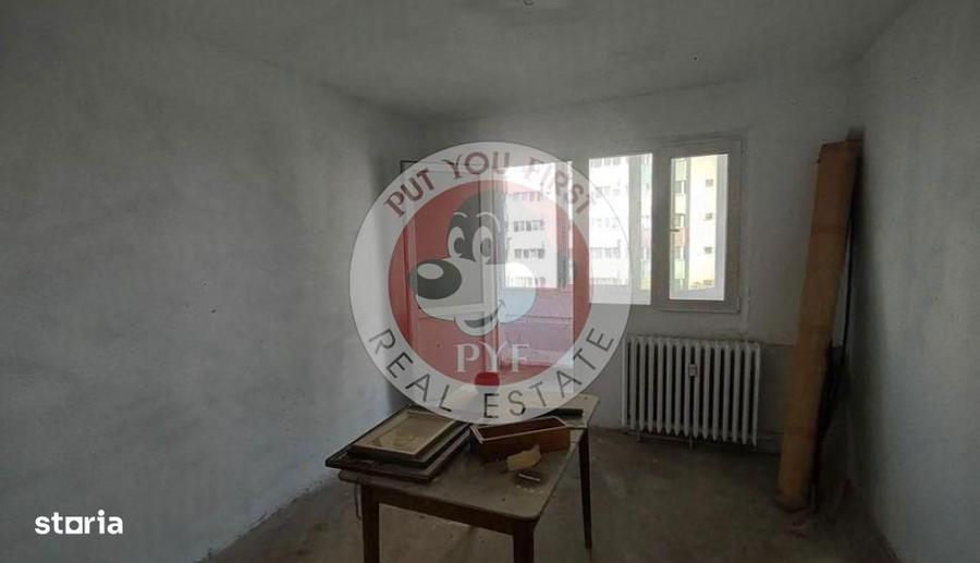 Apartament cu 4 camere decomandat în Rahova