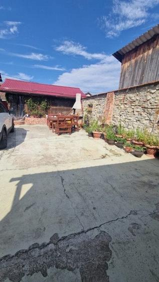 Casă individuală cu 5 camere cu Canalizare în Satulung