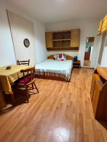 Garsonieră decomandată în Micălaca