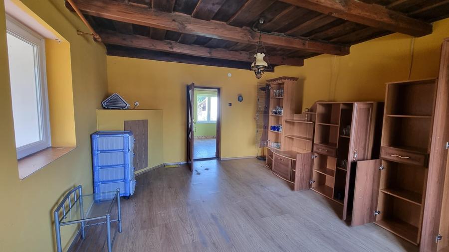 Casă individuală cu 1 camere cu Teren 3700 Mp în Apateu
