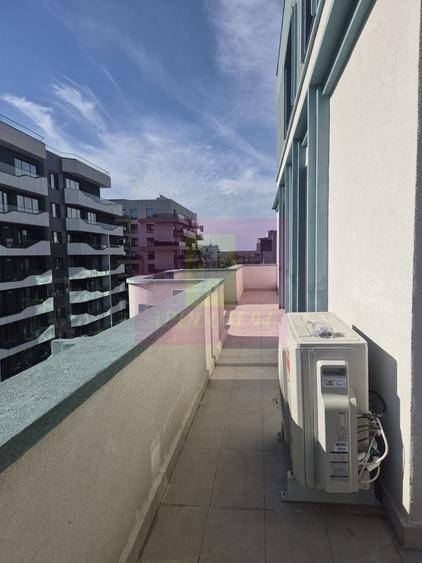 Apartament cu 4 camere decomandat în Pipera
