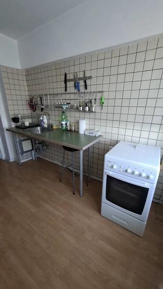 Apartament cu 3 camere decomandat în Alexandriei