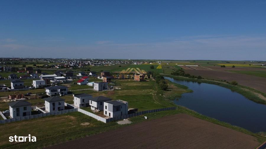 Teren de 700 mp, în Vidra