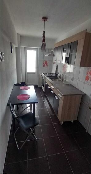 Garsonieră decomandată în Costin Georgian