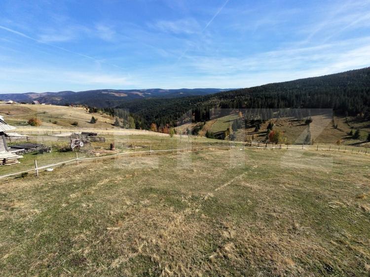 Teren Construcții intravilan de 3728 mp, în Măguri