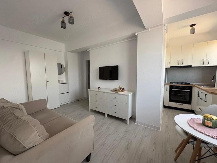 Apartament cu 2 camere decomandat în Central