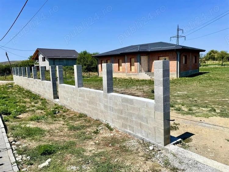 Casă individuală cu 4 camere cu Teren 1800 Mp în Milești