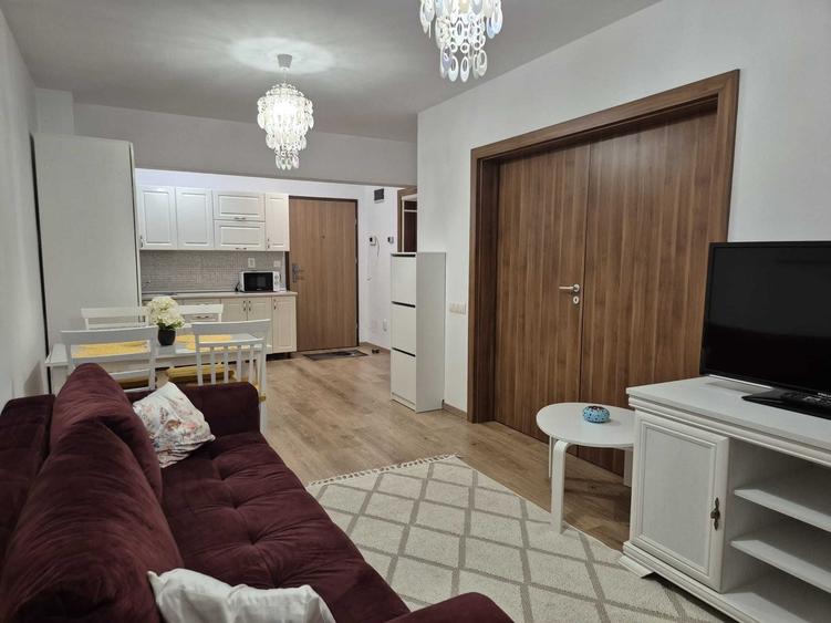 Apartament cu 2 camere semidecomandat în Coman