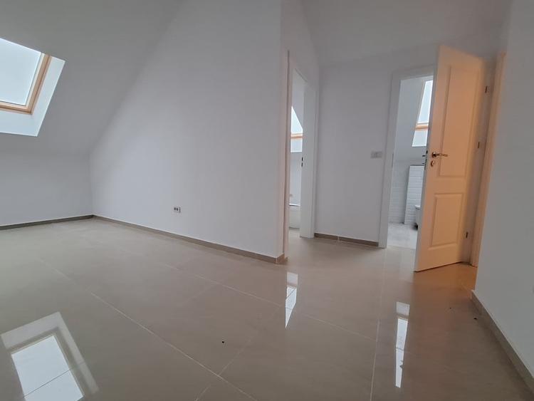 Apartament cu 3 camere decomandat în Chișoda