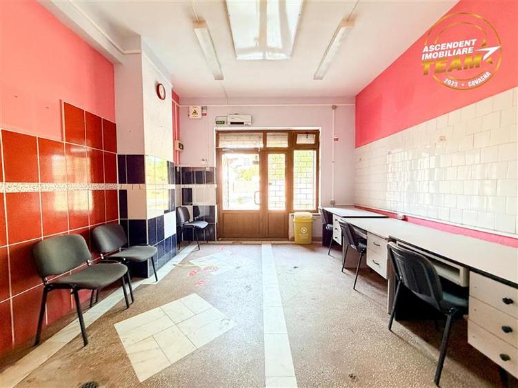 Spațiu comercial, de 35.349998474121 mp, în Simeria