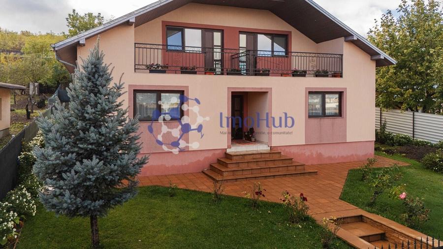 Casă individuală cu 3 camere cu Canalizare în Uricani