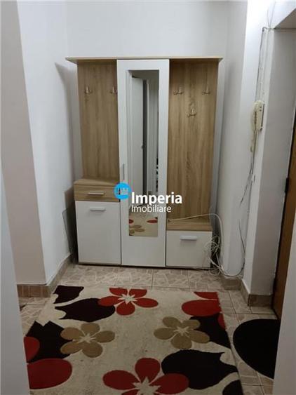Apartament cu 3 camere decomandat în Gară