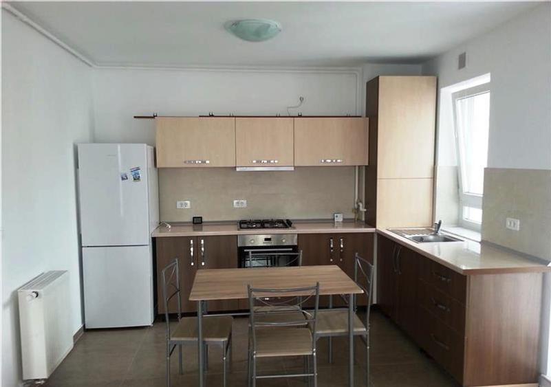 Apartament cu 2 camere decomandat, mobilat în Tractorul
