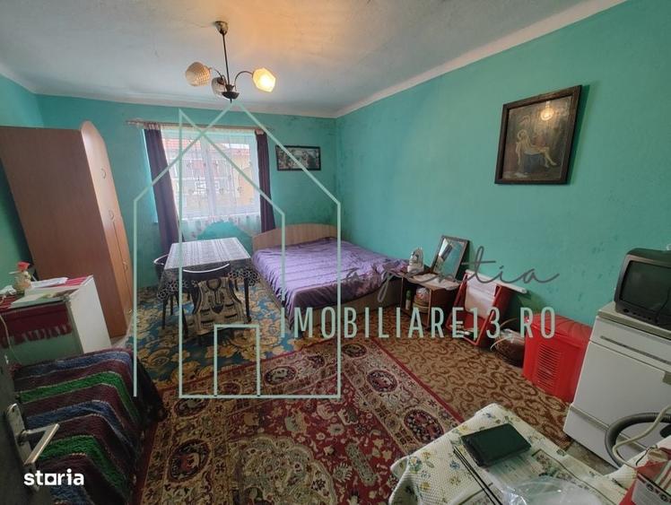 Casă cu 2 camere cu Teren 1789 Mp în Central