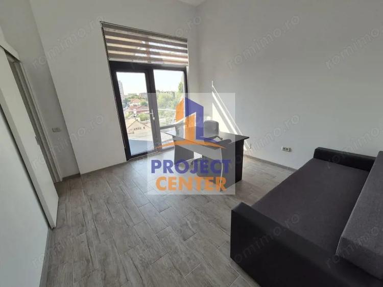 Apartament cu 4 camere decomandat în Central