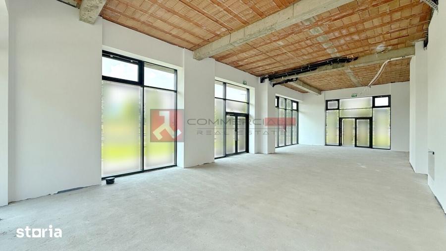 Spațiu comercial, de 144 mp, în Tractorul
