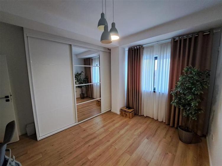 Casă individuală cu 5 camere cu Canalizare în Mogoșoaia