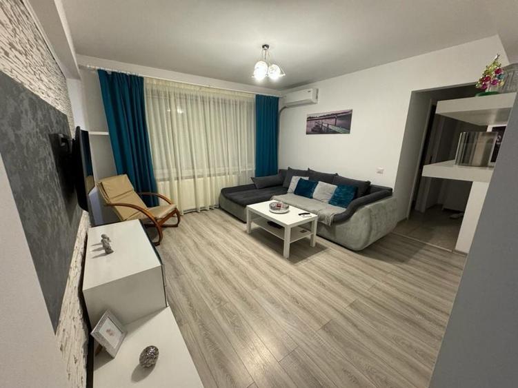 Apartament cu 2 camere semidecomandat în Independenței