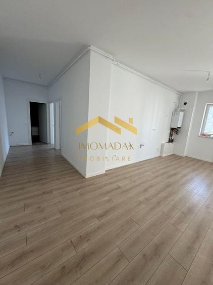 Apartament cu 3 camere decomandat în Aradului