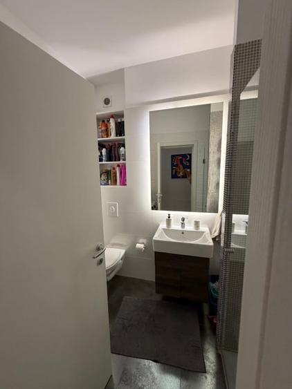 Apartament cu 4 camere decomandat, mobilat în Central