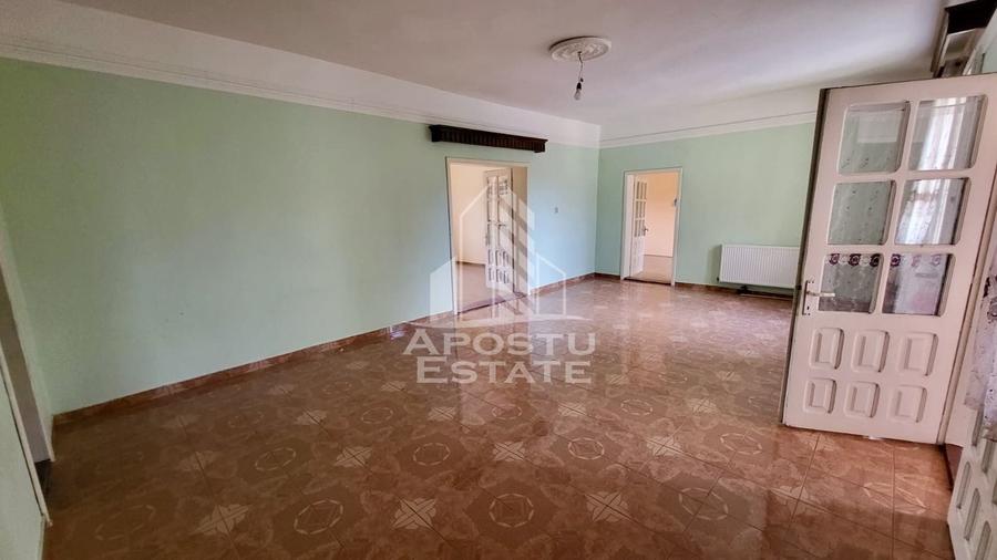 Casă individuală cu 12 camere cu Canalizare în Șagului