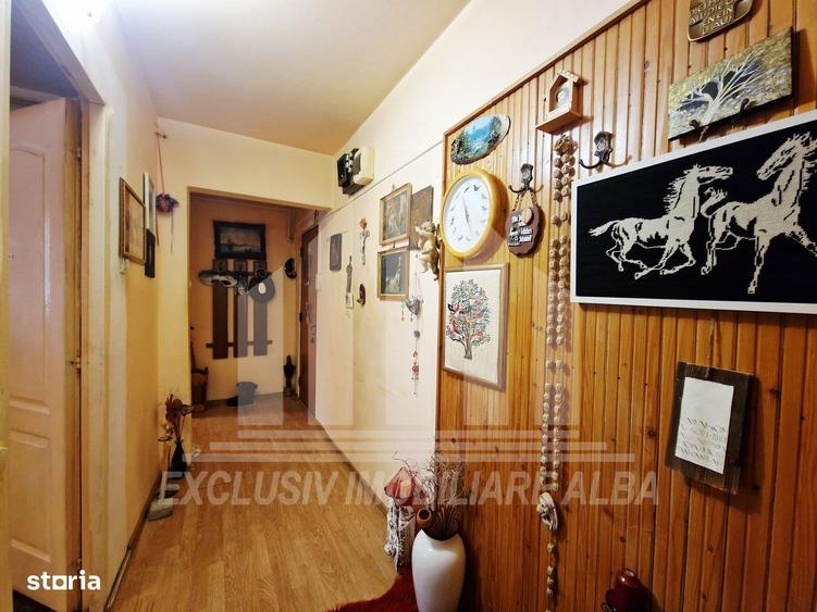 Apartament cu 3 camere semidecomandat în Cetate