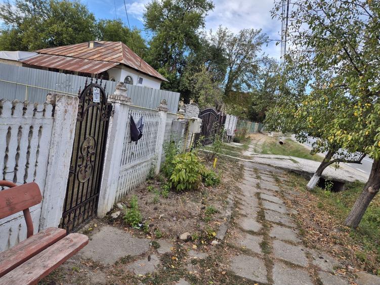 Casă cu 2 camere cu Teren 509 Mp în Hurezani
