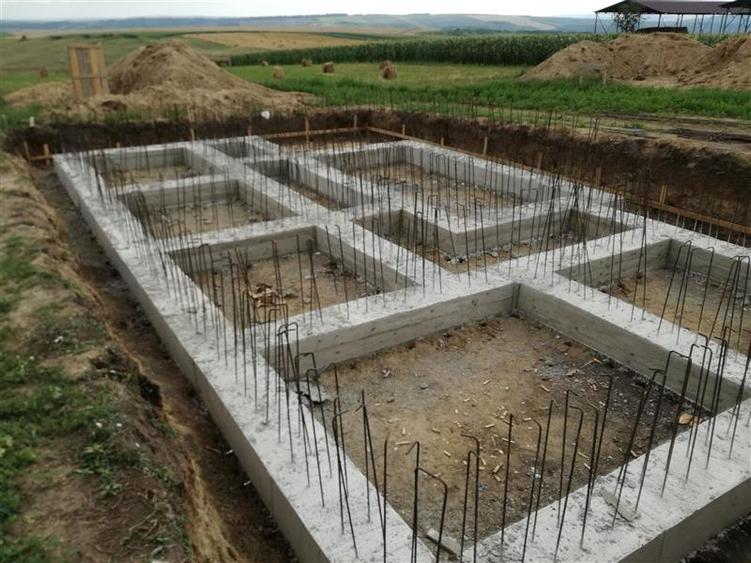 Casă individuală cu 4 camere cu Teren 479 Mp în Aeroport