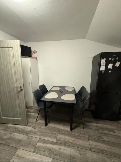 Apartament cu 3 camere decomandat în Dâmbovița