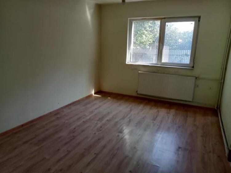 Casă individuală cu 5 camere cu Canalizare în Abator