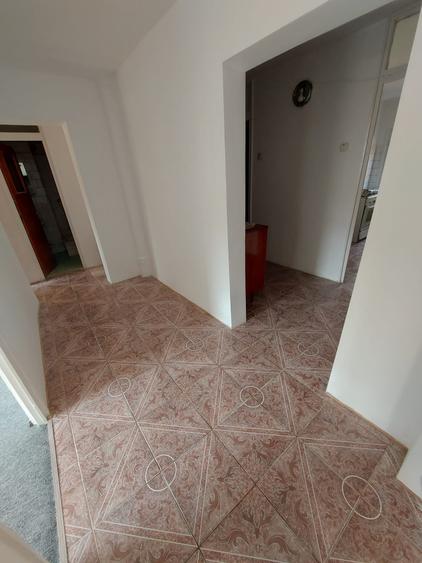 Apartament cu 4 camere decomandat în Vitan Mall