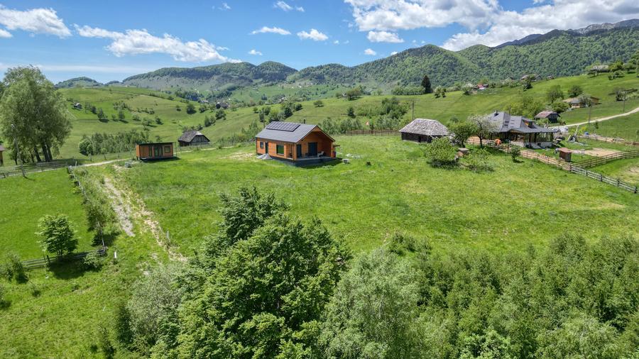 Teren Construcții intravilan de 1400 mp, în Moieciu