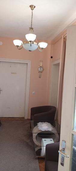 Apartament cu 3 camere decomandat în Orașul de Jos
