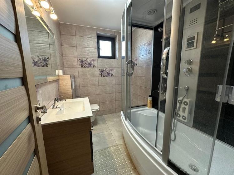 Casă individuală cu 5 camere cu Canalizare în Industriilor