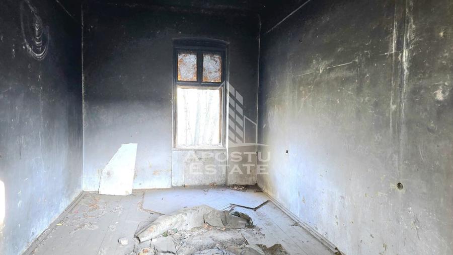 Casă individuală cu 55 camere cu Canalizare în Semicentral