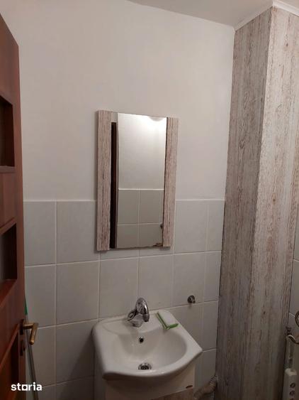 Apartament cu 3 camere decomandat în Cetate
