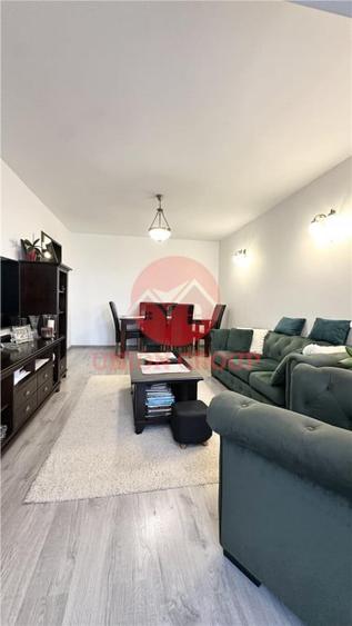 Apartament cu 3 camere decomandat în Km 4