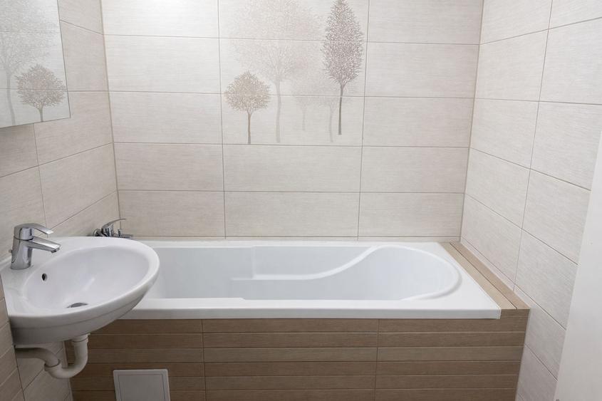 Apartament cu 3 camere decomandat în 13 Decembrie