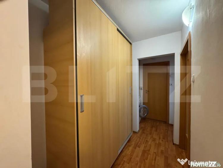 Apartament cu 3 camere decomandat în Sărari