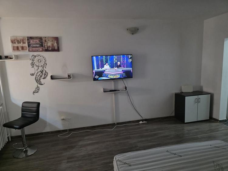 Garsonieră semidecomandată în Podul de Piatră