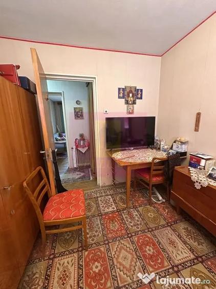Apartament cu 3 camere semidecomandat în Militari