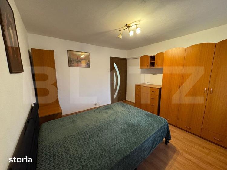 Apartament cu 3 camere decomandat, mobilat în Craiovița Nouă