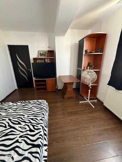 Apartament cu 2 camere decomandat în Craiovița Nouă
