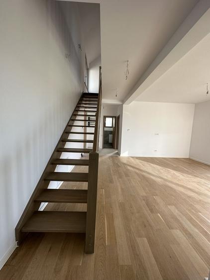 Duplex cu 5 camere cu Canalizare în Exterior Nord