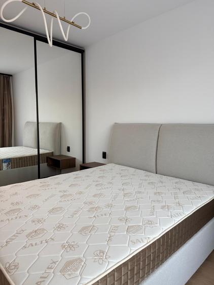 Apartament cu 2 camere semidecomandat, mobilat în Florești