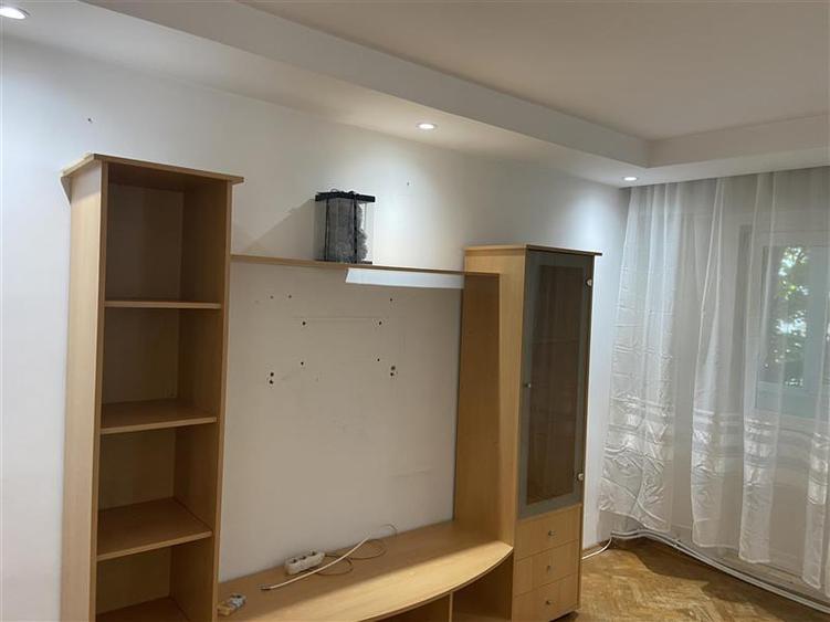Apartament cu 2 camere decomandat, mobilat în Ultracentral